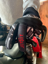 Load image into Gallery viewer, JetSet MacGyver Gloves